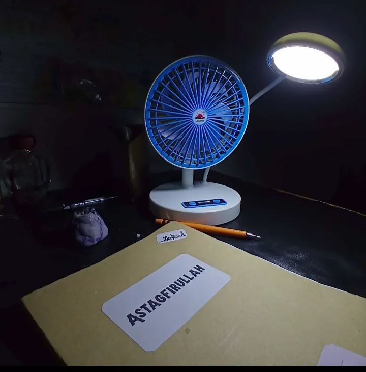 Portable LED Desk Lamp with 3-Speed Rechargeable Fan – 4V 3000mAh